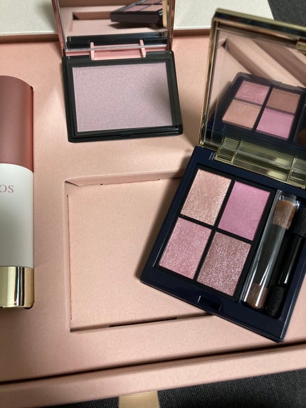 ホリデーコフレ2023〈カームピンク〉/エトヴォス/メイクアップキットを使ったクチコミ(4枚目)