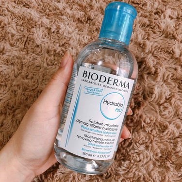 
୨୧BIODERMA Hydrabio H2O

ずっと気になっていたビオデルマを
ついに買ってしまいました◟̆◞̆*♡

朝起きてからスキンケアまでを
簡単に済ませたいこの頃😔
洗顔フォームを使うと