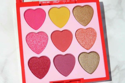 I Heart Revolution Heartbreakers Eyeshadow Palette/MAKEUP REVOLUTION/アイシャドウパレットを使ったクチコミ(2枚目)