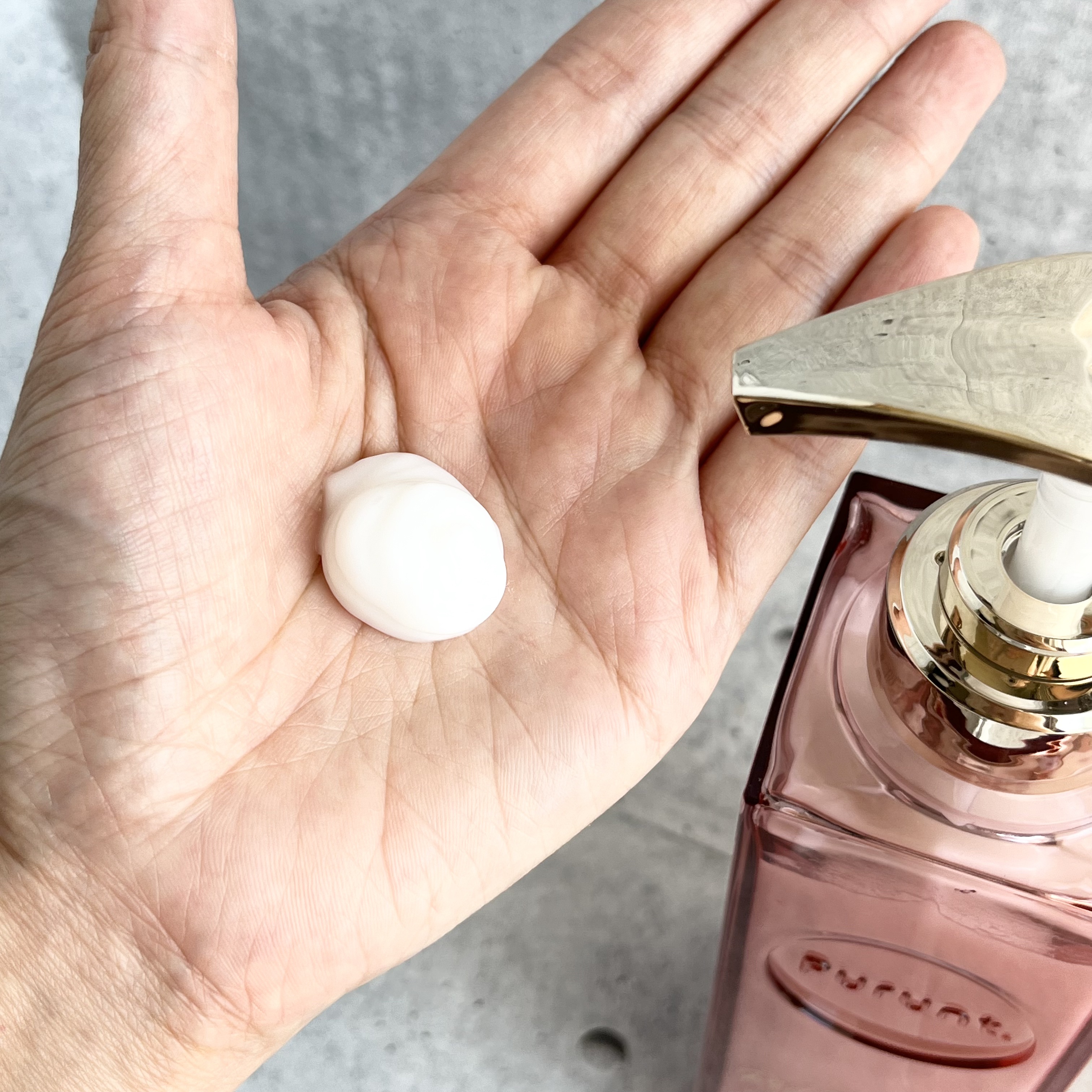 プルント　リライト美容液ヘアミルク　レッドワイン/Purunt./ヘアミルクを使ったクチコミ（3枚目）