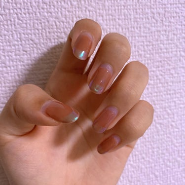 セルフジェルネイル💅🏻

今回はオーロラフレンチネイルをしてみました！
ネイルをしてから2週間経ってしまっている写真のため、根元が伸びてしまっていてすみません。。

ベースを塗ってから、キャンドュのマロ