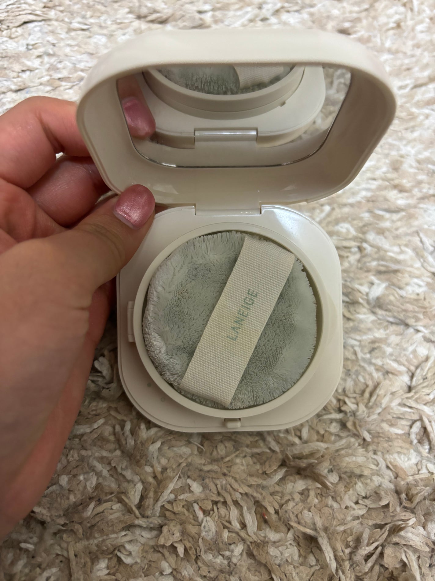 ネオ エッセンシャル フィニッシュパウダー/LANEIGE/ルースパウダーを使ったクチコミ(1枚目)