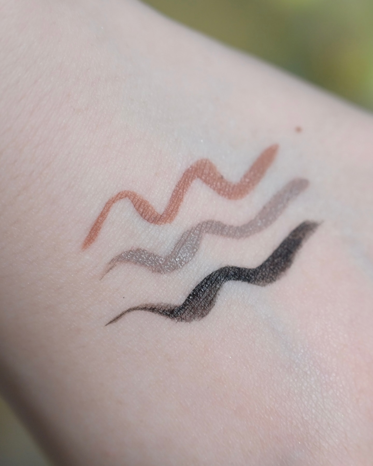 リキッドアイライナー/ルルズコスメティコ/リキッドアイライナーを使ったクチコミ（3枚目）