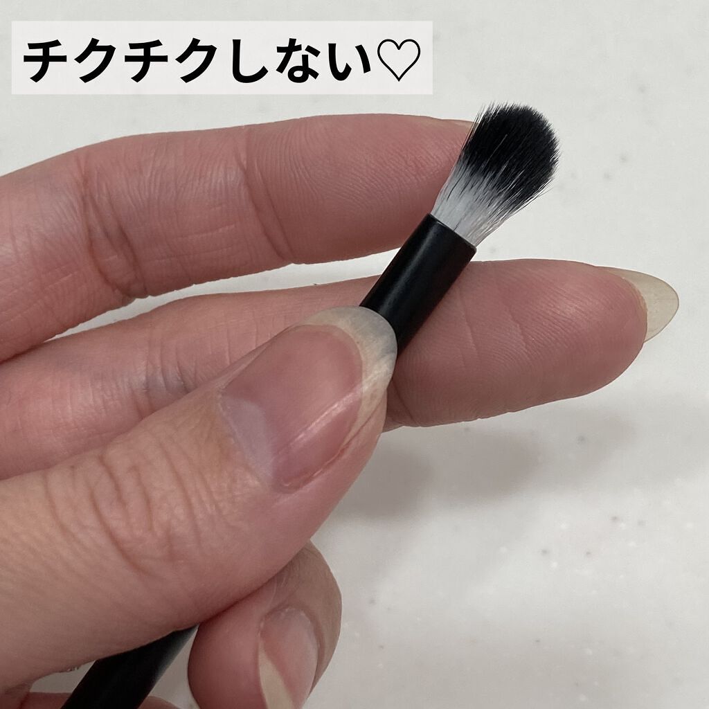 UR GLAM　EYESHADOW BRUSH A/U R GLAM/メイクブラシを使ったクチコミ（3枚目）