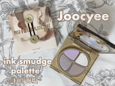 #コスメ購入品

Joocyee
遊染インクスマッジパレット
F05 海塩

実は買ってたJoocyeeの新作アイパレット、ようやくおろせました〜！
Joocyeeは外箱から美しさが漏れ出ているんだけど、容器も中身もどれも引けをとらないくらい素晴らしい、、♡

F05海塩はマット２色、ラメ２色のパレット。
マットはまぶたの上だとあんまり発色しなくて、よく見ると分かるかなー？って感じ。
左上のラベンダーはまぶたをワントーン明るくしてくれて、右下のグレージュはナチュラルな陰影になってくれます。

ラメのほうはギラギラ！
大粒ではないから派手すぎず、でも存在感のある輝きです。
右上は偏光ラメで、ホワイトに見えるけど肌にのせると偏光グリーンがきらきら！
左下はベージュベースにシルバーラメがきらきらで、涙袋に入れるとナチュラルにぷっくりして見えます◎

ナチュラルにラメを楽しみたいときにおすすめのアイパレットかな〜と思います♡

 #一目惚れコスメ の画像 その0