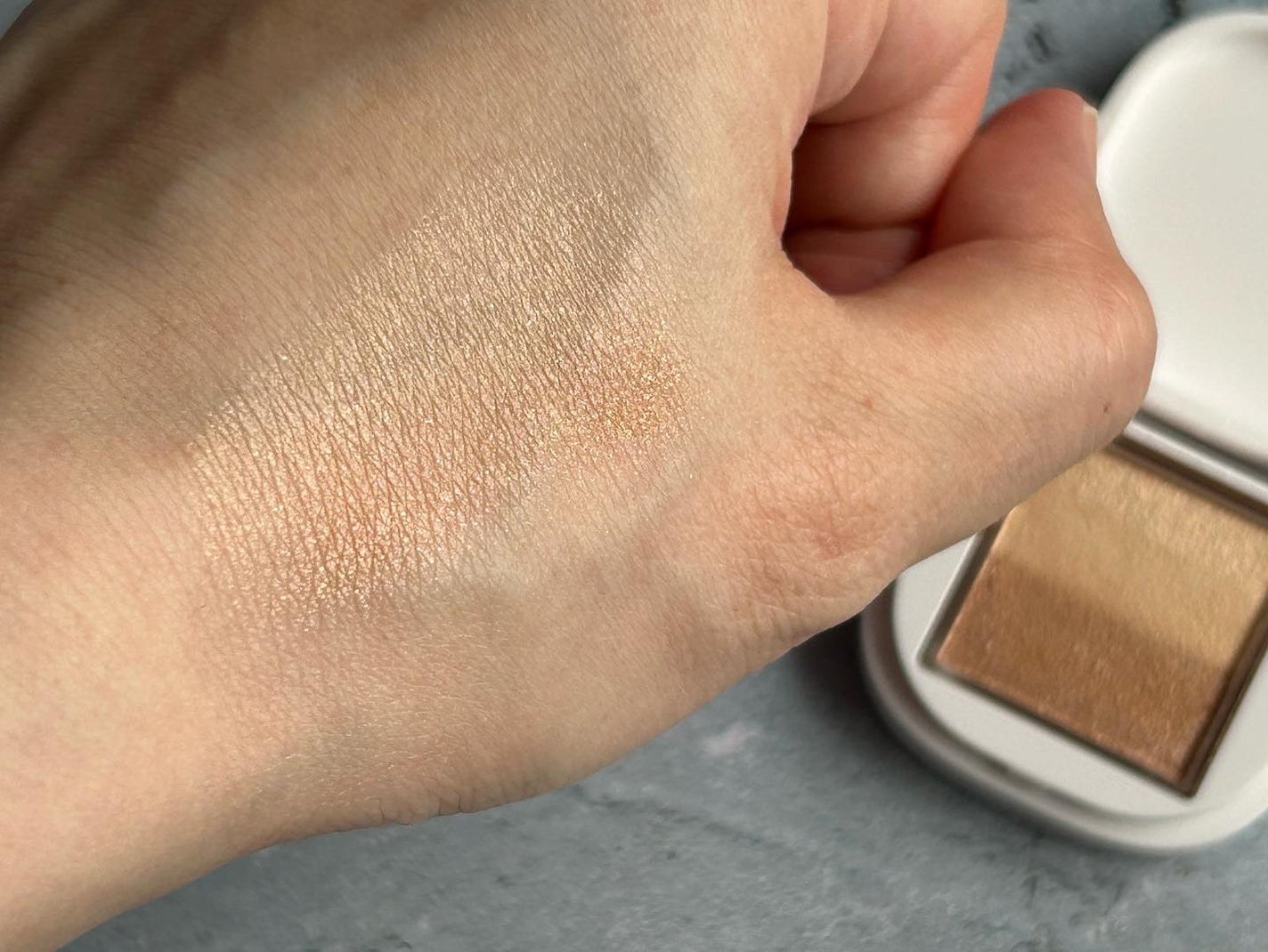 アイカラー/media luxe/アイシャドウパレットを使ったクチコミ(6枚目)