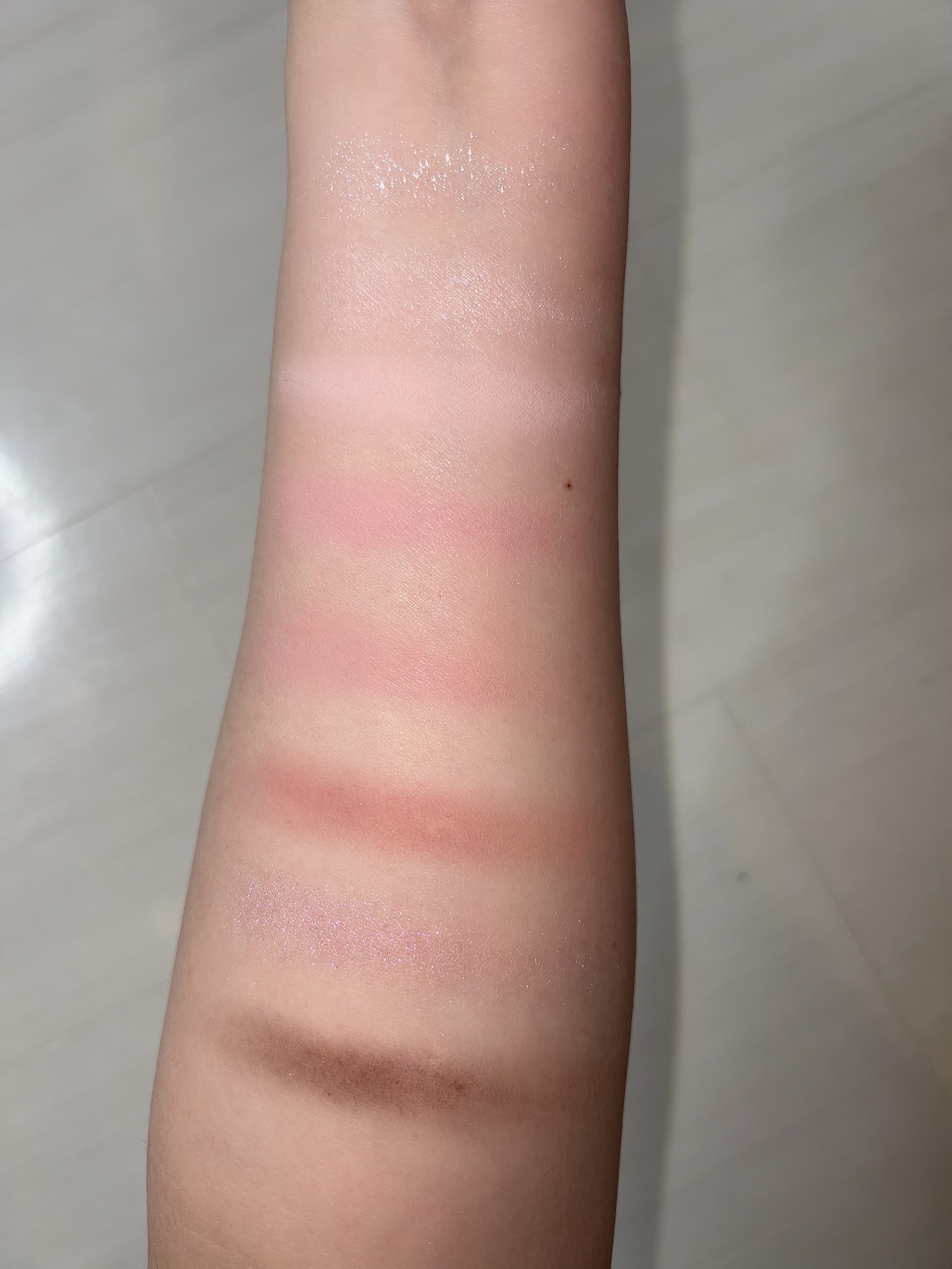 PERIPERA オール テイク ムード パレット(24AD)のクチコミ「PERIPERAオール テイク ムード パレット11PINK:TEREST🩷

これもラメが可.....」（3枚目）