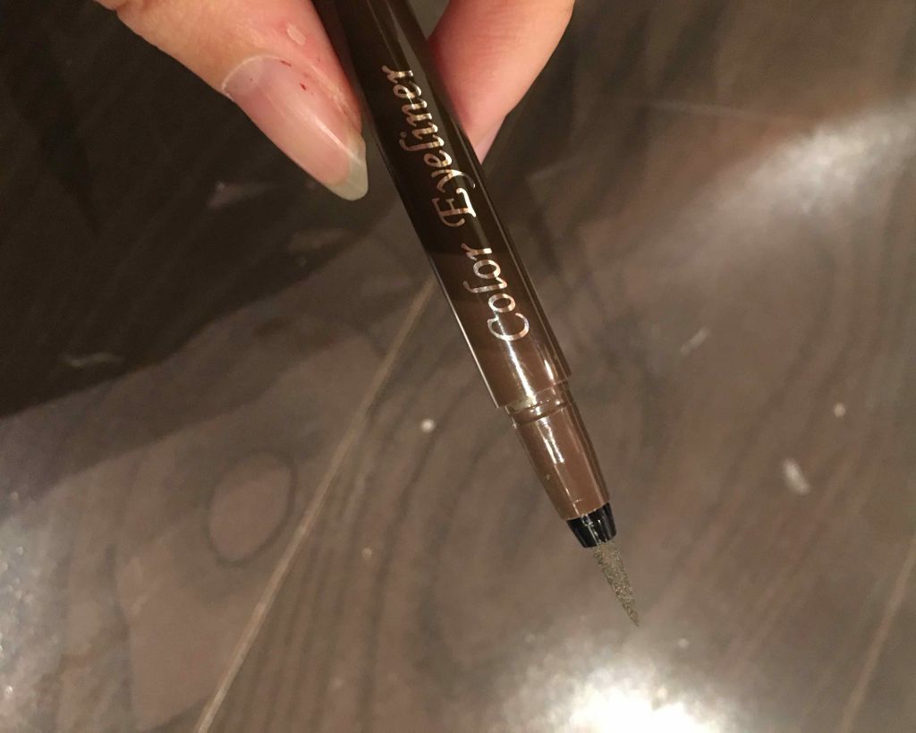 ゆっち〜 on LIPS 「今回はダイソーの商品(_๑òωó)_バァンアイライナーダーク..」(3枚目)