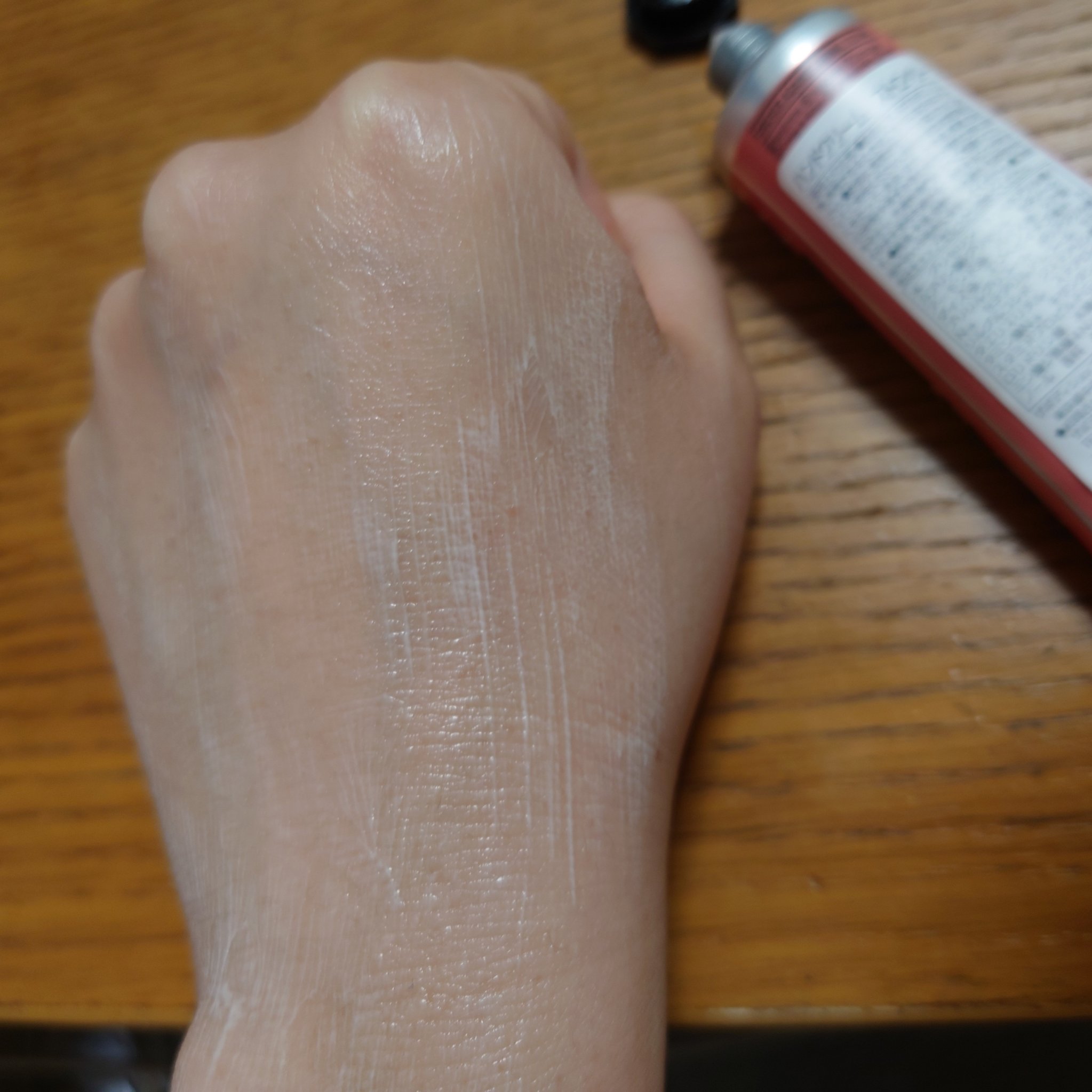 ハンドクリーム ストロベリー/THE BODY SHOP/ハンドクリームを使ったクチコミ（3枚目）