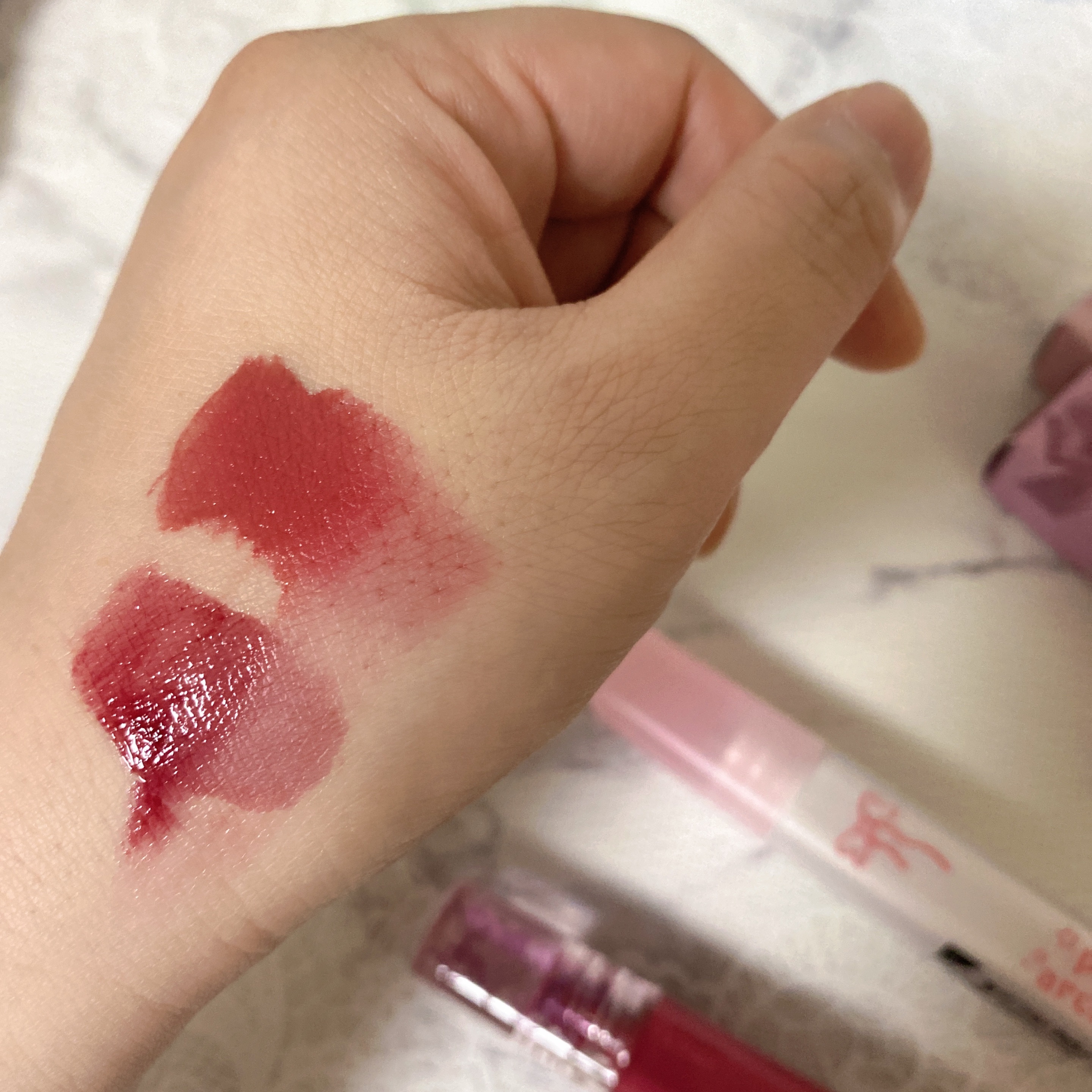 グロウ フィクシングティント レッドサングリア/ETUDE/リップティントを使ったクチコミ（3枚目）