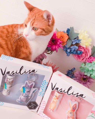 ローラちゃんプロデュースのVasilisa のスティックタイプの練り香水をプレゼント用に購入💗

ギフト用はキーホルダーも付いていてあまりにも可愛いので自分用にも╰(*´︶`*)╯♡

ウサギ（メリッサ