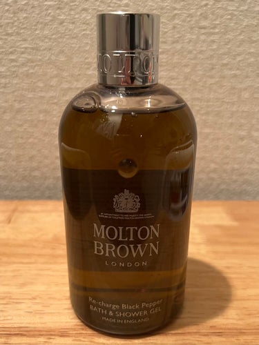 モルトンブラウン ブラックペッパー バス＆シャワージェルのクチコミ「英国🇬🇧王室ご用達と言われる、名ブランド
モルトンブラウンのシャワージェル

購入品のレビュー.....」（1枚目）