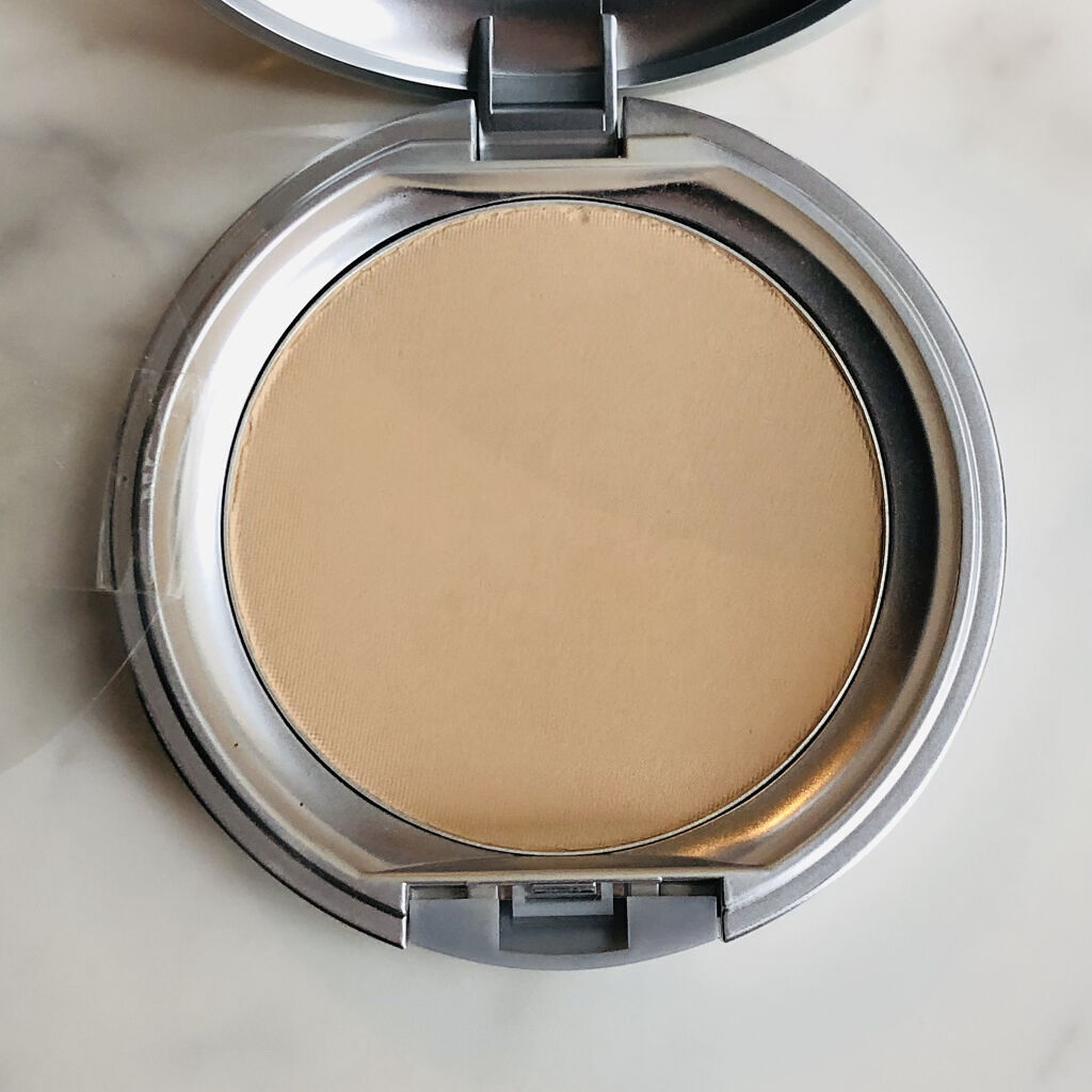 タイムシークレット ミネラルプレストパウダー ライトオークル/TIME SECRET/プレストパウダーを使ったクチコミ（2枚目）