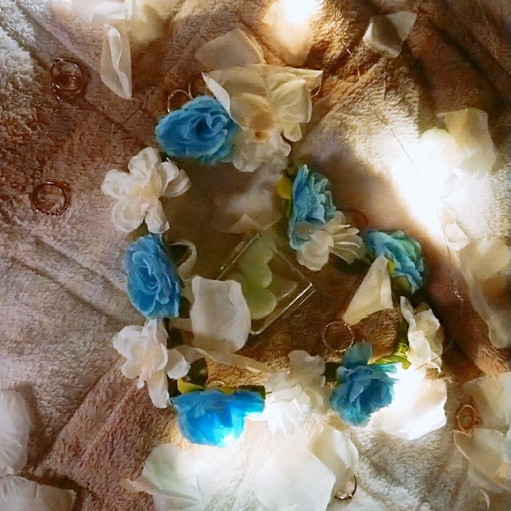 うる on LIPS 「二重を夜の間に癖付けませんか????どうも、るなです(⋆ᴗ͈ˬ..」(1枚目)