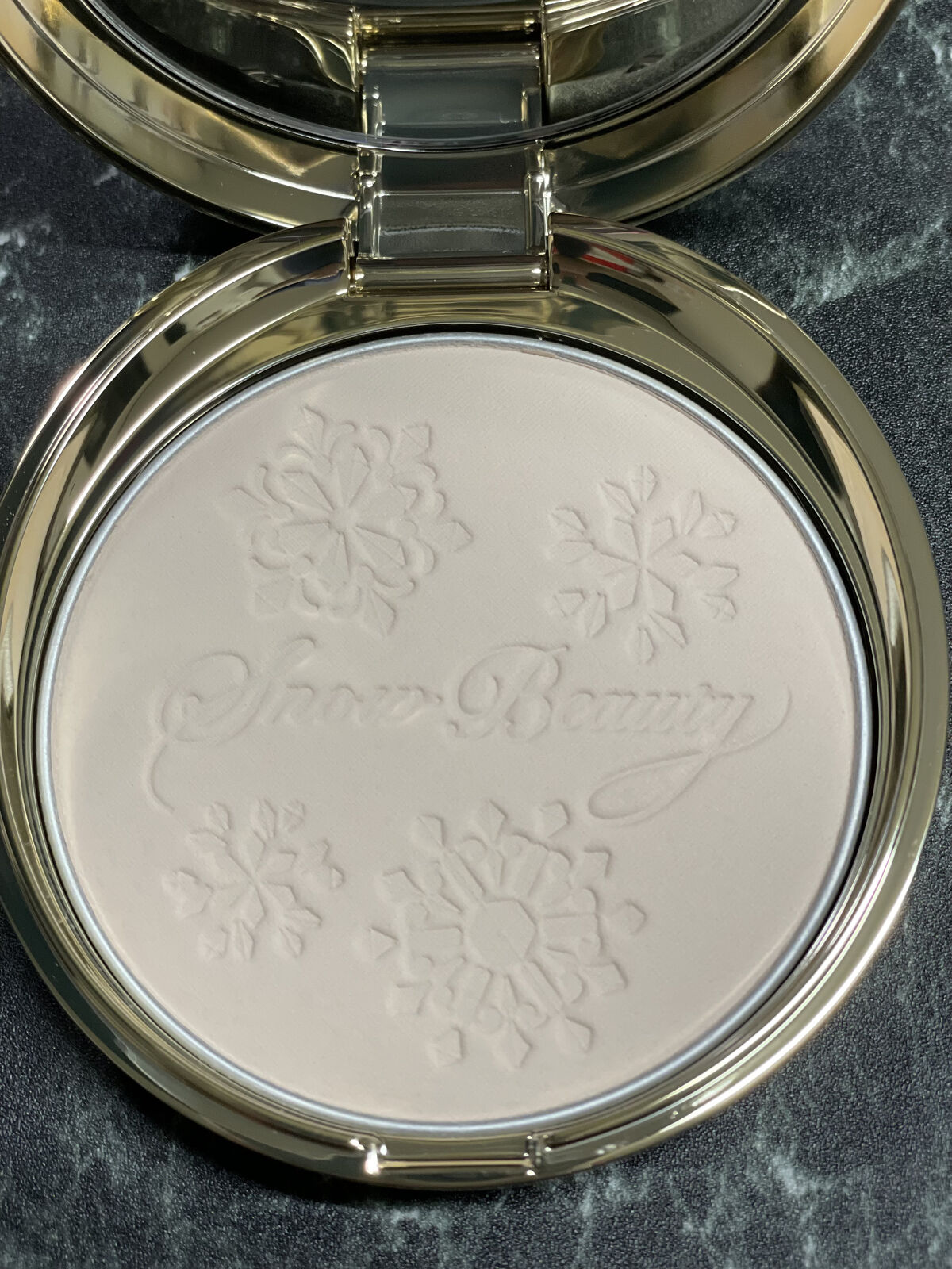 スノービューティー ホワイトニング スキンケアパウダーP2021		/スノービューティー/プレストパウダーを使ったクチコミ（2枚目）