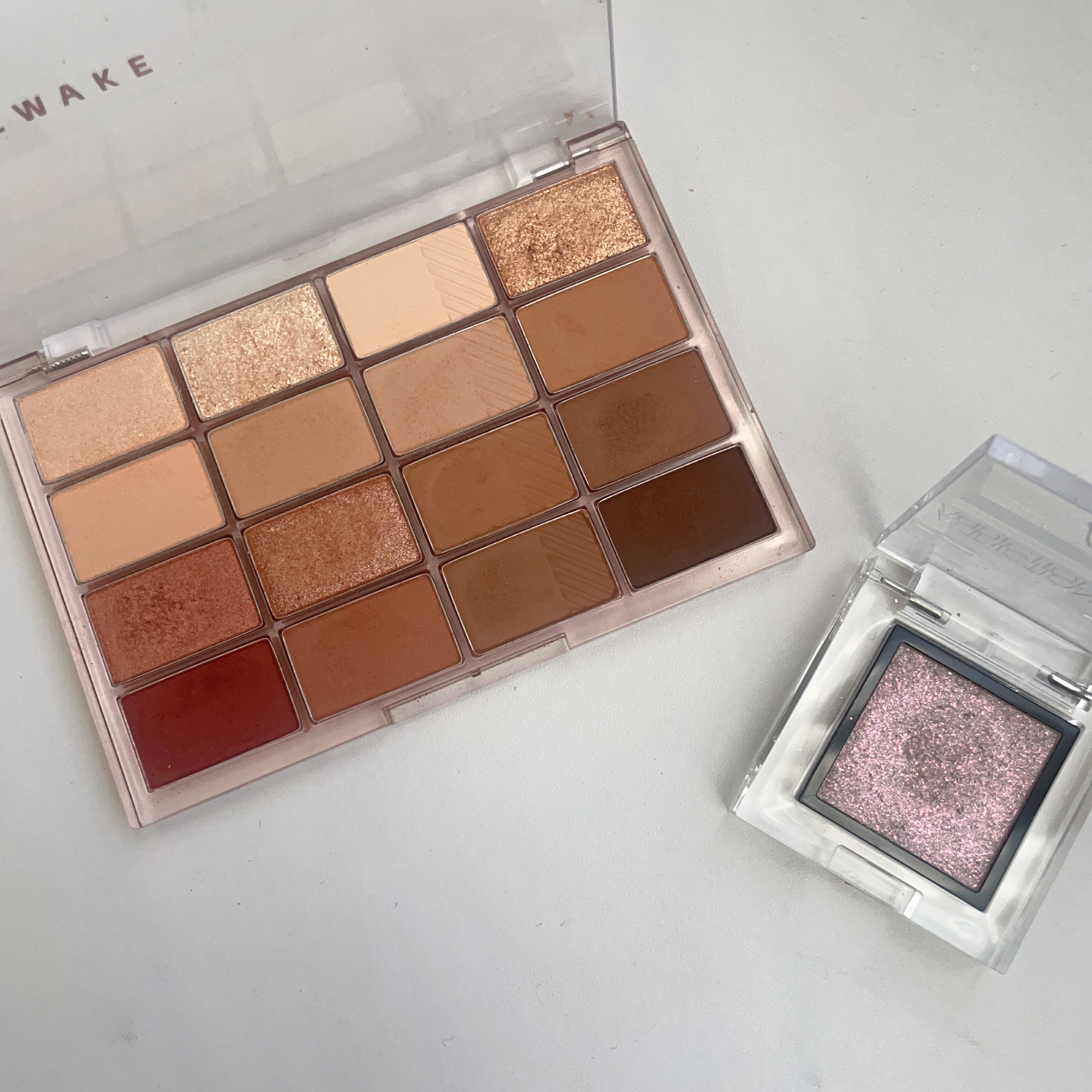 ソフトブラーリングアイパレット/wakemake/アイシャドウパレットを使ったクチコミ（2枚目）