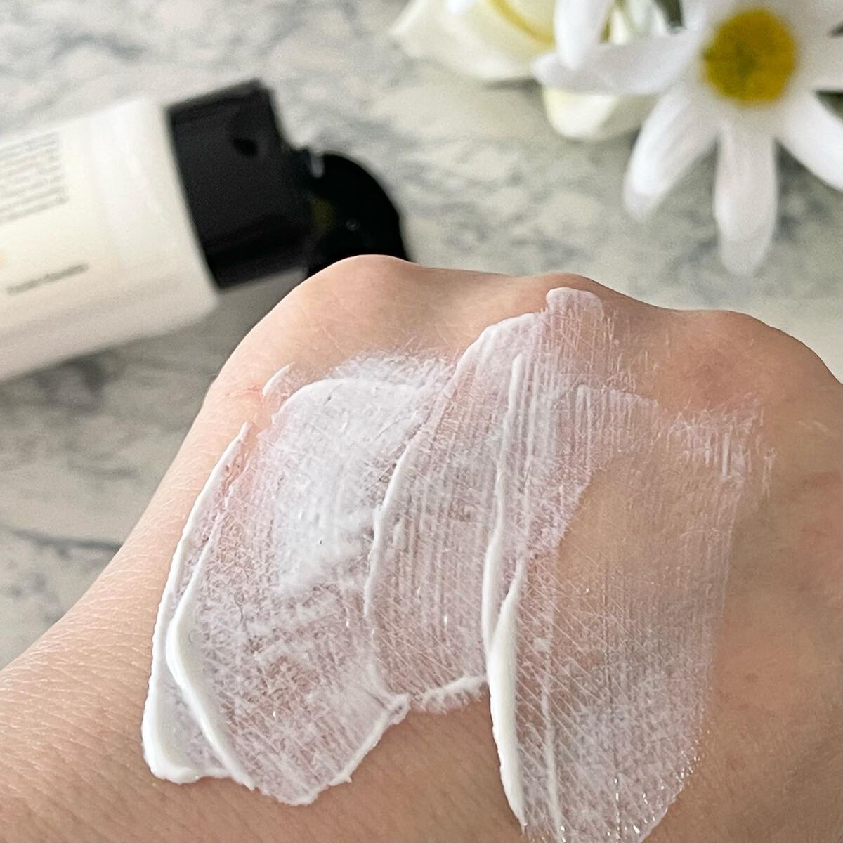 ibuharumaman on LIPS 「素肌までキレイに見せるボディ&フェイス用の日焼け止め❤︎&be..」(5枚目)