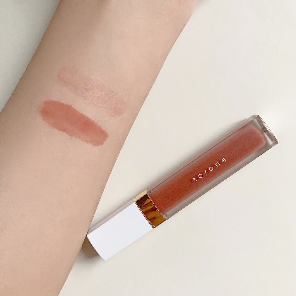 トーン ペタル エッセンス グロス/to/one/リップグロスを使ったクチコミ(3枚目)