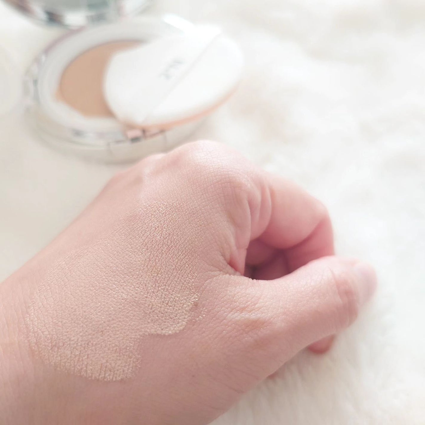 グリーミングテンションパクト/2aN/クリーム・エマルジョンファンデーションを使ったクチコミ(3枚目)