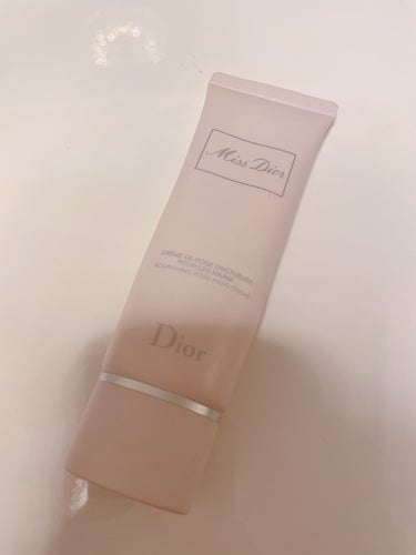 Dior ミス ディオール ハンド クリームのクチコミ「Dior

ミス ディオール ハンド クリーム

もはや香水。香りいいけど強いのでプライベート.....」（1枚目）