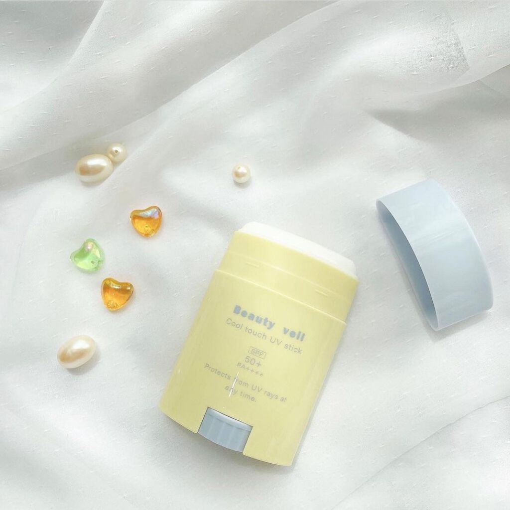 Beauty veil クールタッチUVスティック のクチコミ「手を汚さずに直塗りできるスティックタイプの日焼け止め✨容器は首筋や腕にも塗りやすい絶妙なカーブ.....」（1枚目）