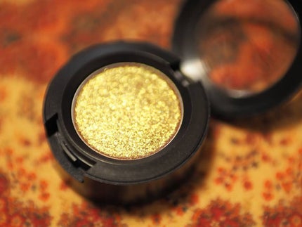 ダズルシャドウ/M・A・C/単色アイシャドウを使ったクチコミ(2枚目)