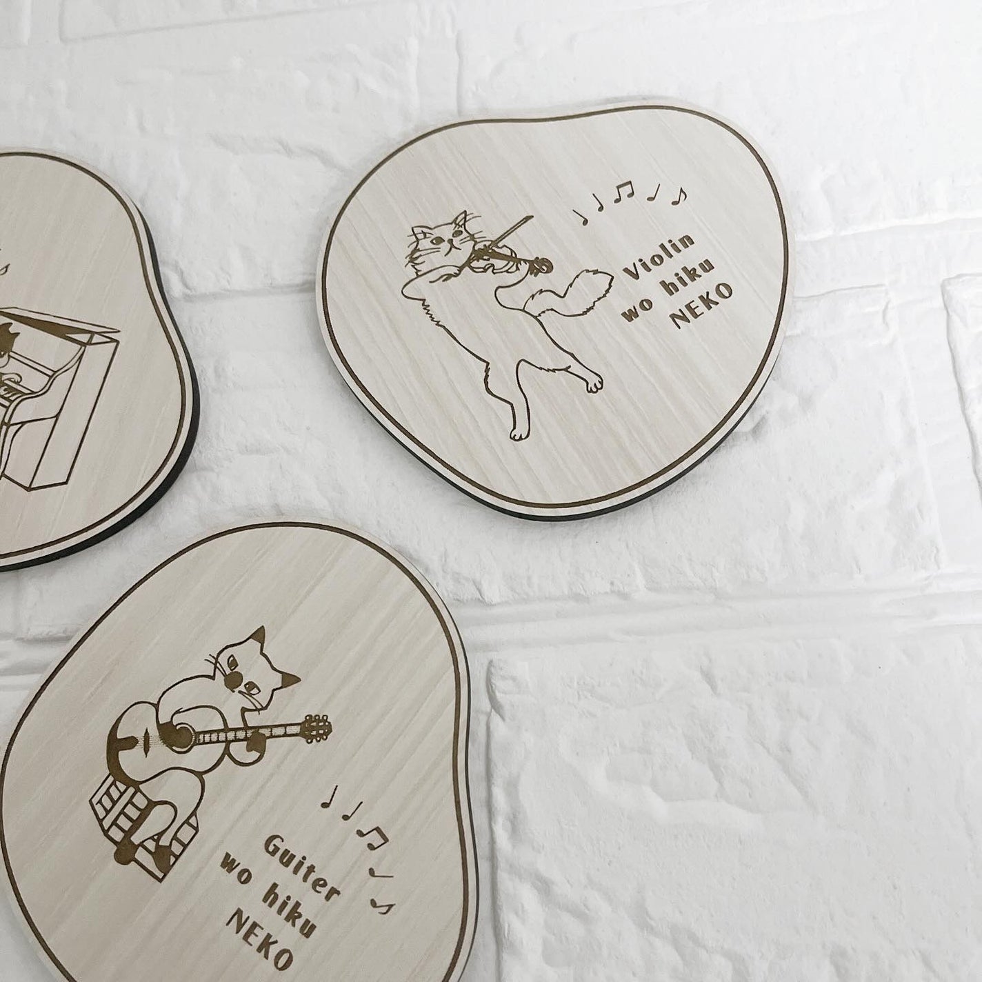 ひとりコスメ部 フォロバ100 on LIPS 「ネコミュージック木製コースター🐱😻@KAGUCOCO木製コース..」(3枚目)