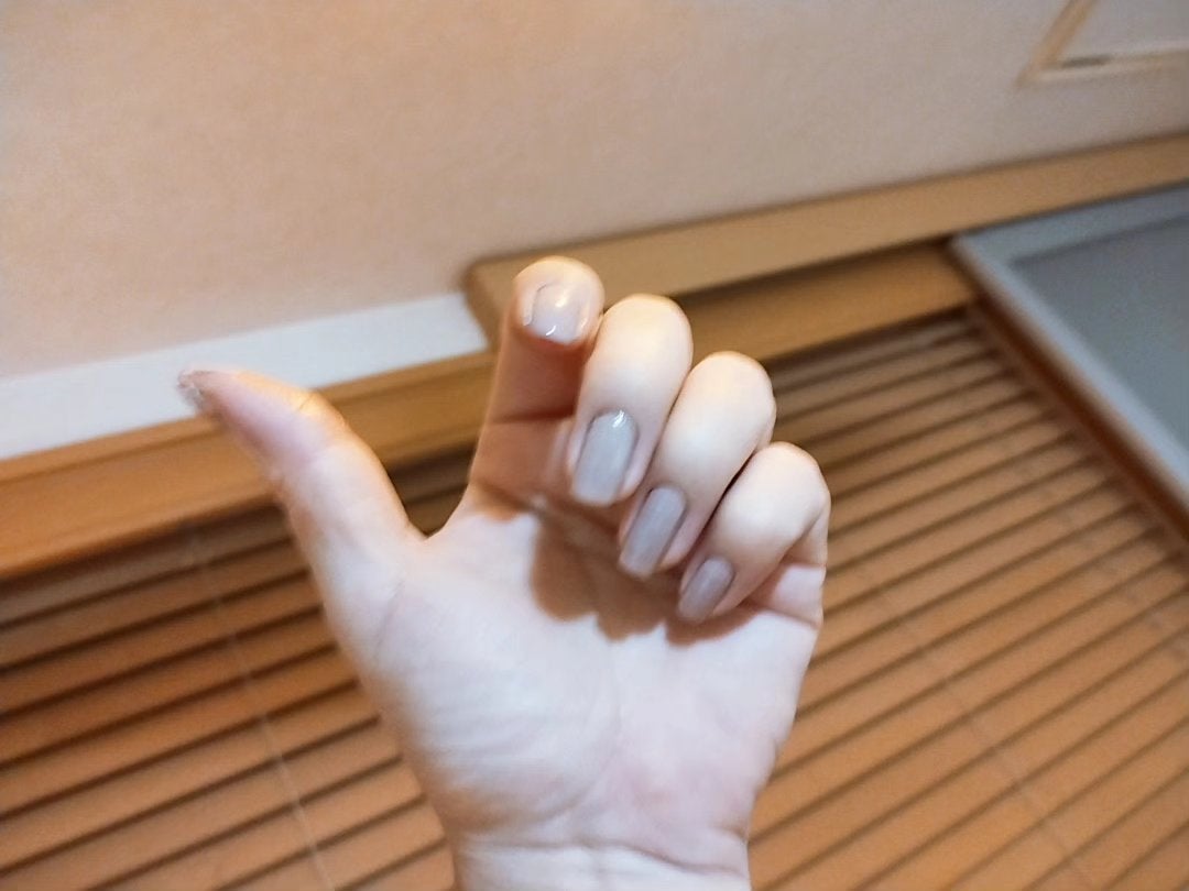 mcgroupakiko on LIPS 「子供を産んでから爪の中割れが頻繁になりました。今回も親指の爪が..」(4枚目)