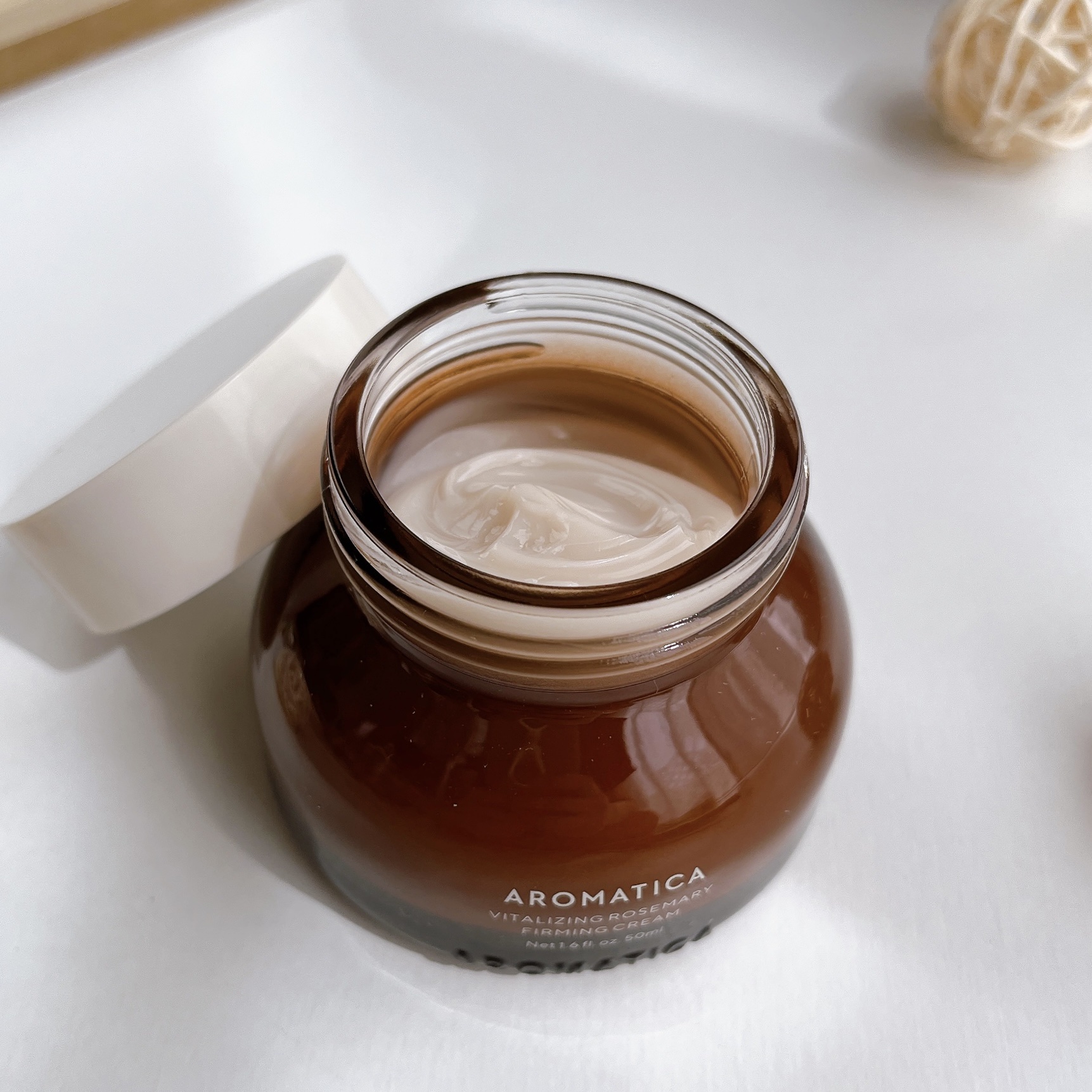 バイタライジングローズマリーファーミングクリーム/AROMATICA/フェイスクリームを使ったクチコミ（2枚目）