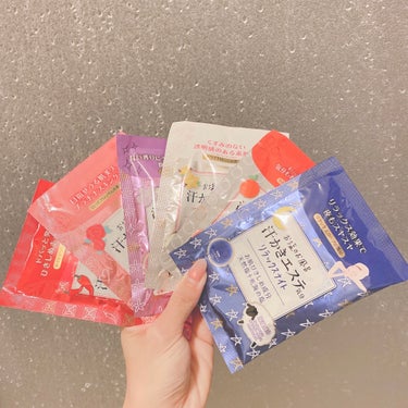 ❤︎汗かきエステ気分 分包アソートボックス

こんな暑い時に入浴剤を買いました🫧

先週ずーっと疲れてて😞

朝は暑くて食欲ないし、昼は食べるの忘れちゃうし。

猛烈にサウナ行きたい！って思っても、

