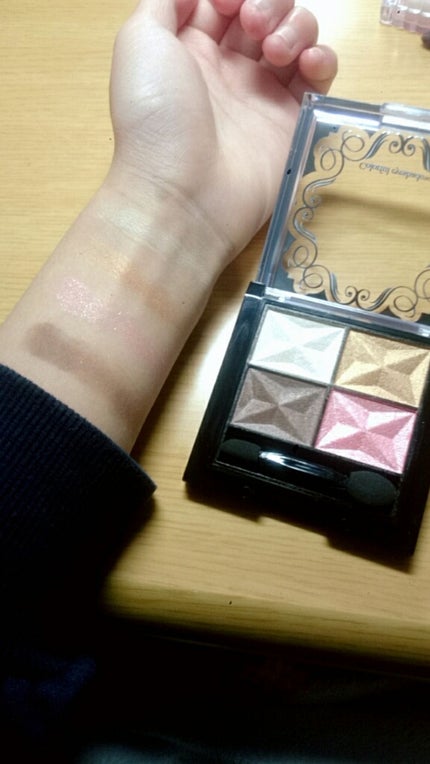 カラフルアイシャドウ/DAISO/アイシャドウパレットを使ったクチコミ(2枚目)