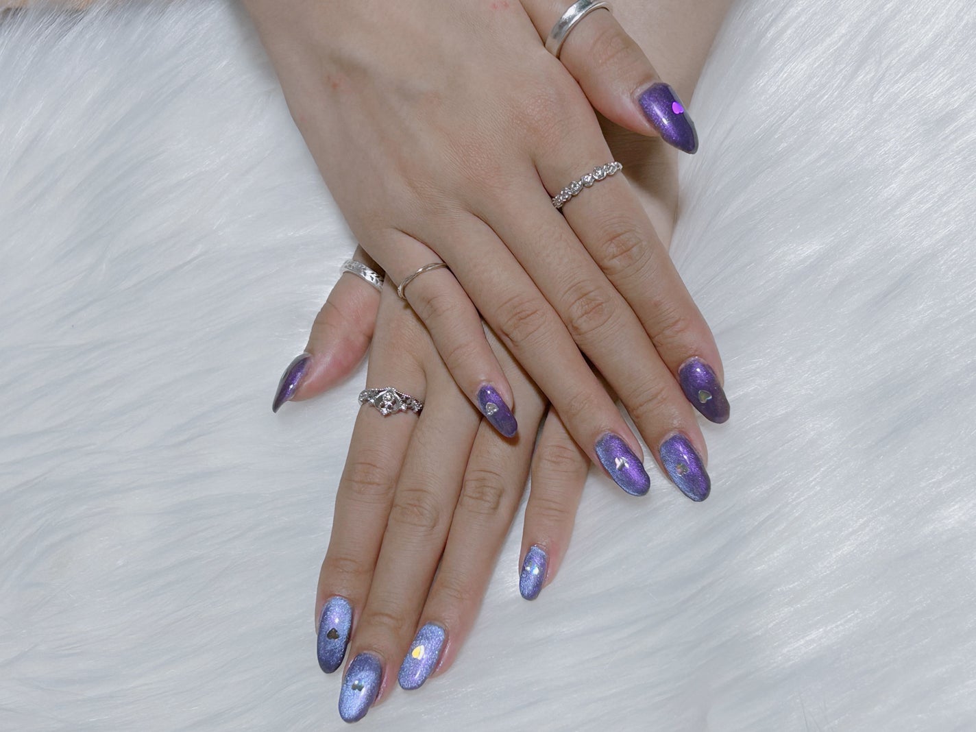 ゆる on LIPS 「ネイルvlog#ネイル#マグネットネイル#セルフネイル..」(1枚目)