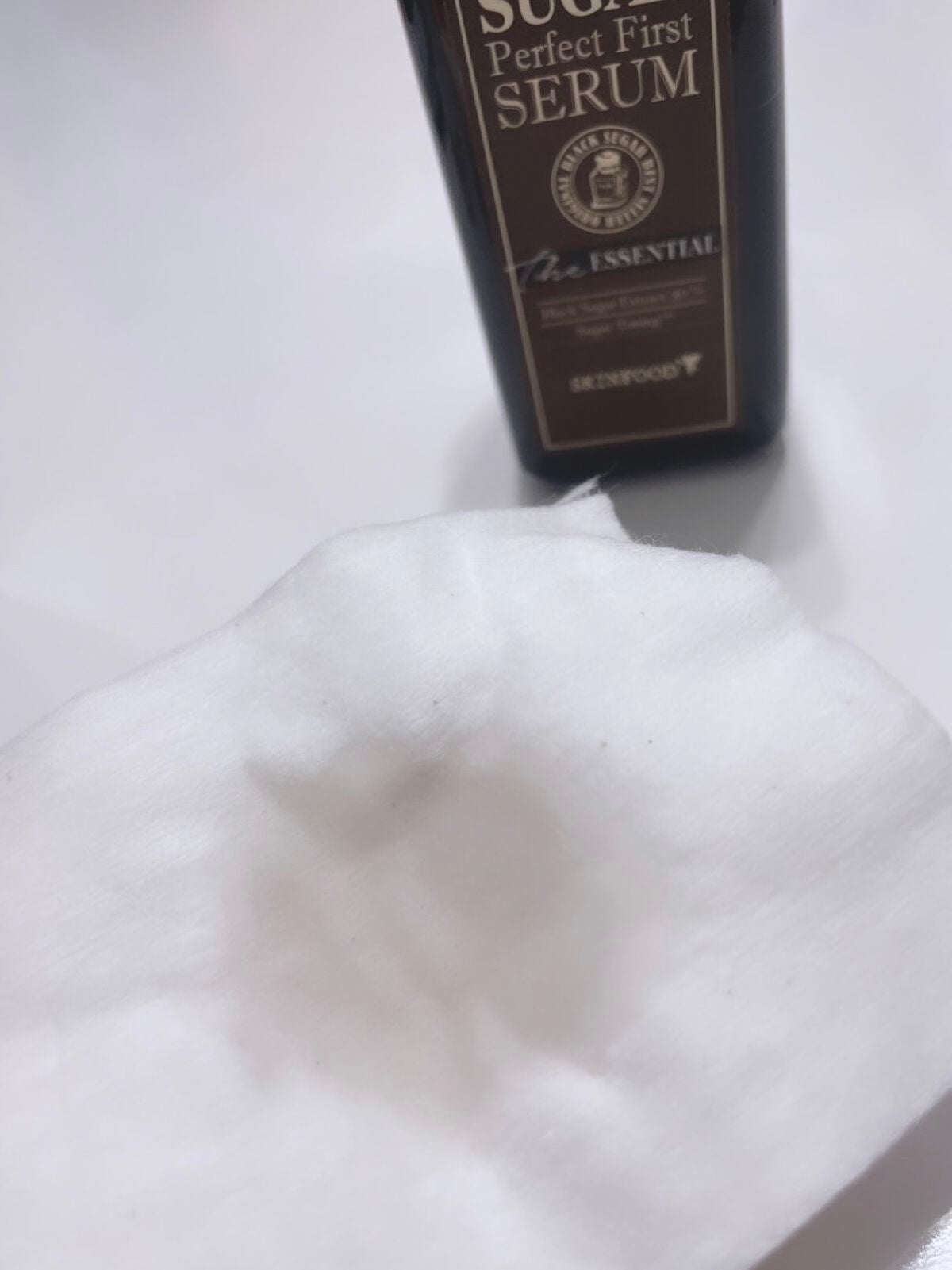 ブラックシュガー パーフェクト ファーストセラム ザ・エッセンシャル/SKINFOOD/美容液を使ったクチコミ(2枚目)