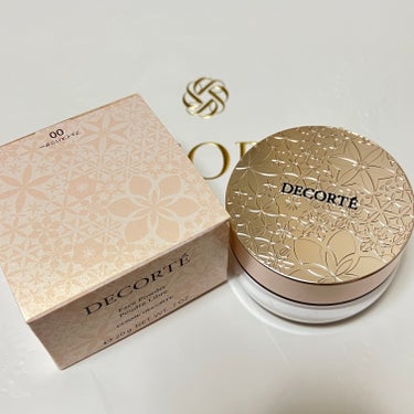 DECORTÉ　フェイスパウダー
00 trans lucent

リピート買いです。久しぶりに戻ってきました。
特に色がついたりするわけではないですが、
つけるだけで肌がとーっても綺麗に見えます。
パ