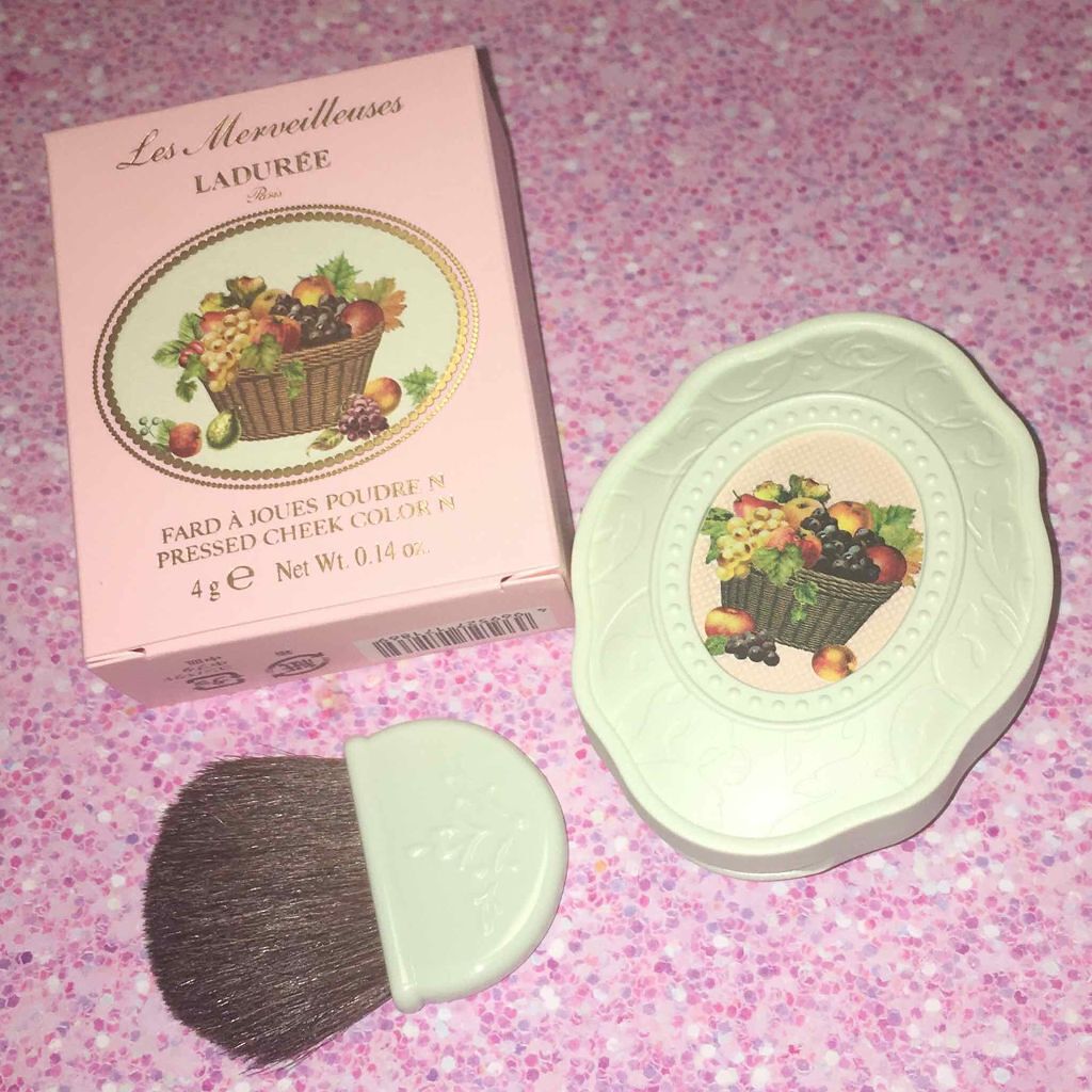 プレスト チークカラー N/レ・メルヴェイユーズ ラデュレ/パウダーチークを使ったクチコミ(3枚目)