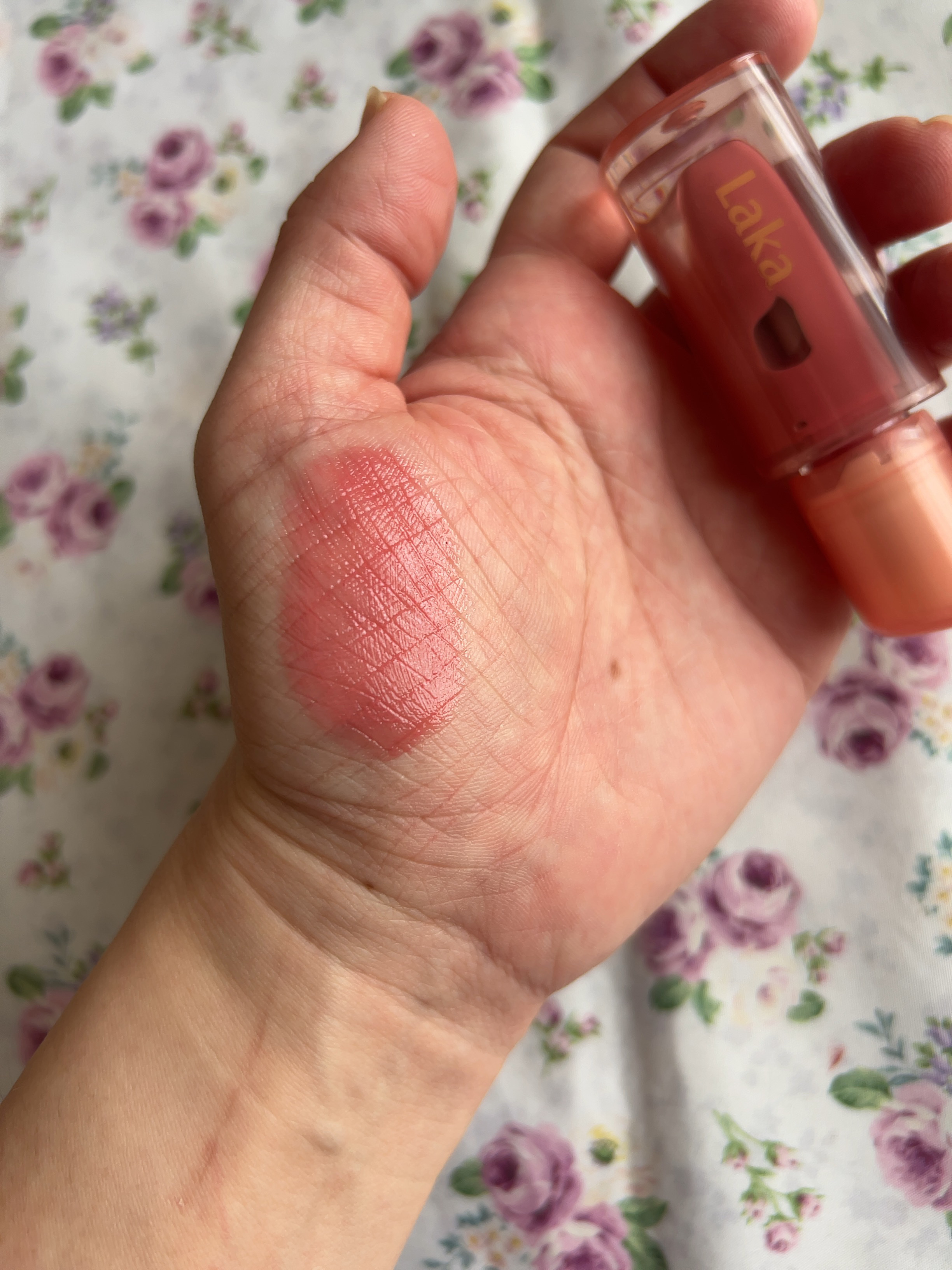 ジェリーイングヌードグロス 302 ぶどうリング/Laka/リップグロスを使ったクチコミ（2枚目）