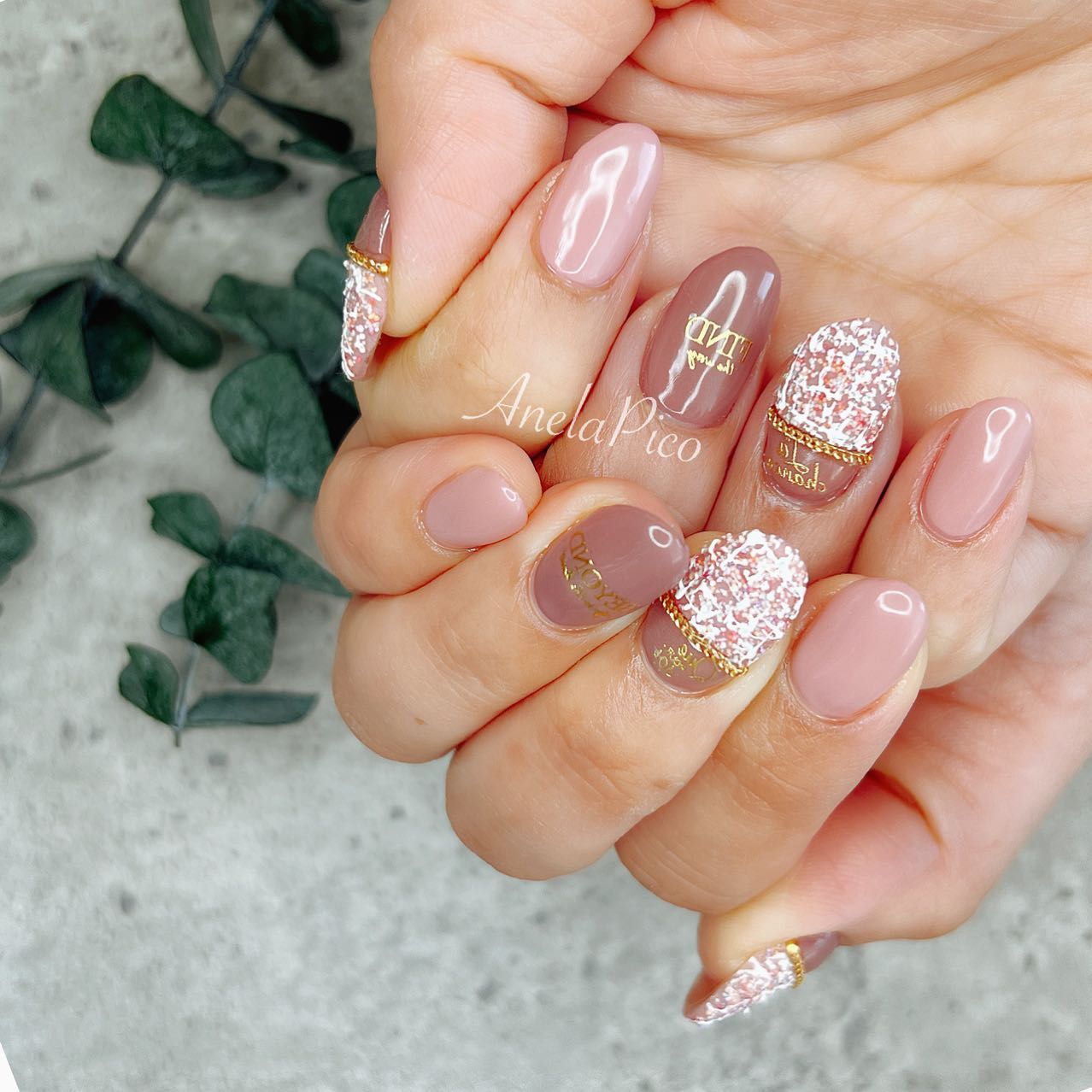 mamico on LIPS 「*お客様ネイル💅ポストが遅くなってしまいました😅年明け前のツイ..」(1枚目)