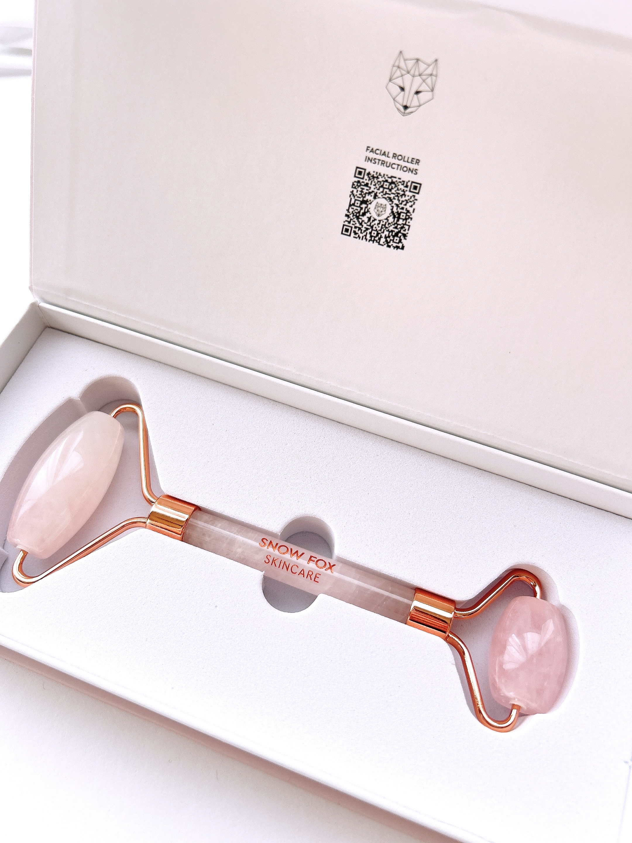 ローズ クォーツ フェイシャル ローラー/SNOW FOX SKINCARE/その他スキンケアグッズを使ったクチコミ（3枚目）