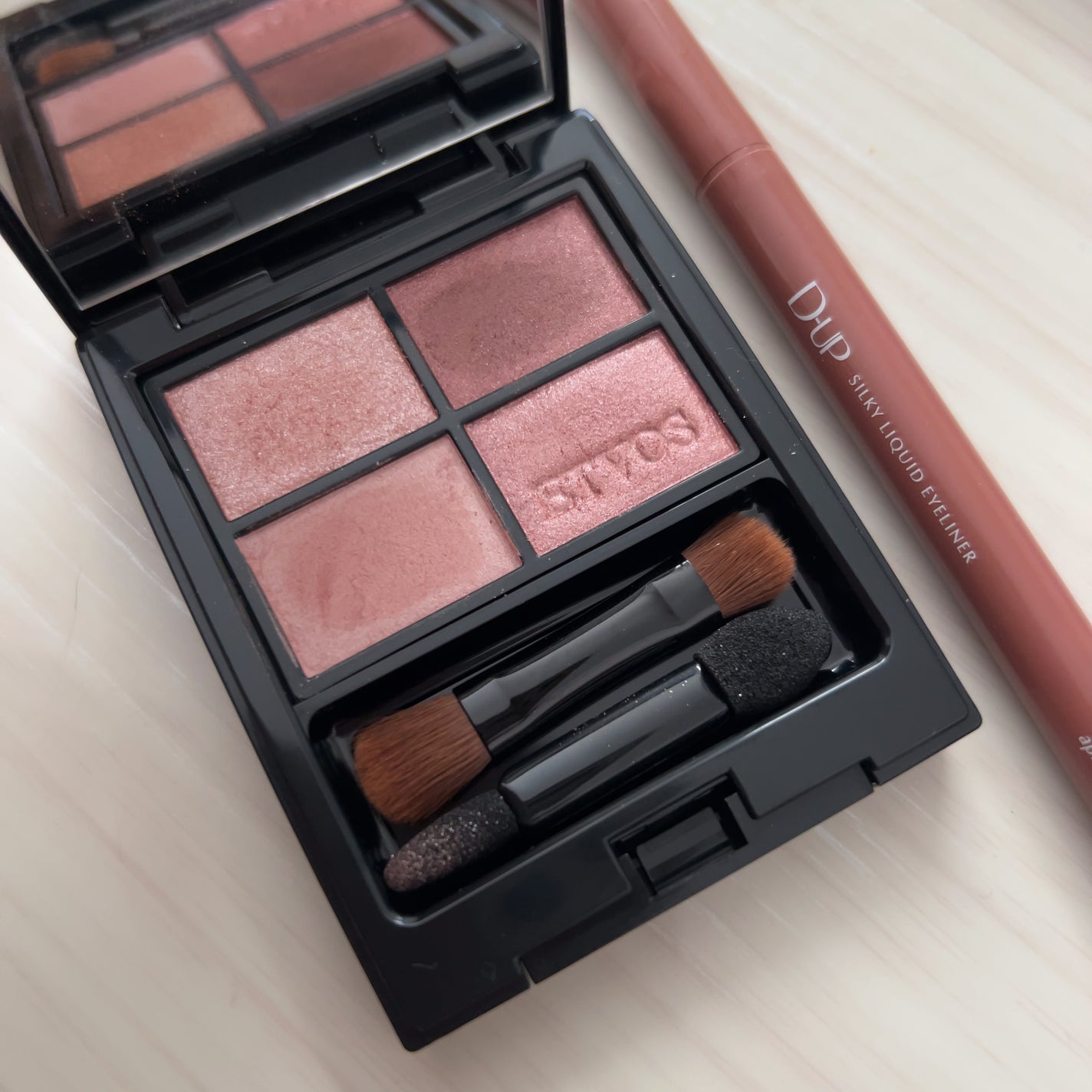 ミネラルクラッシィシャドー/エトヴォス/アイシャドウパレットを使ったクチコミ(2枚目)