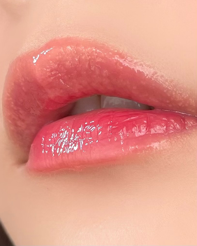 フィー 3Dボリューミンググロス/fwee/リップグロスを使ったクチコミ（3枚目）