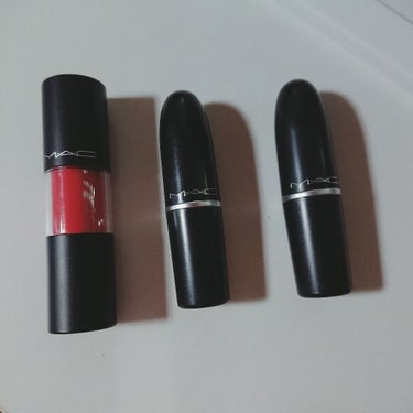 今持ってるMACのリップスティックとバーシーカラーステイン💄
基本的にリップは見た目で買ってしまう方です🌼


ベージュ系のリップがほしくて最初にベルベットテディを
購入したけど、自分に合わなすぎて悲し