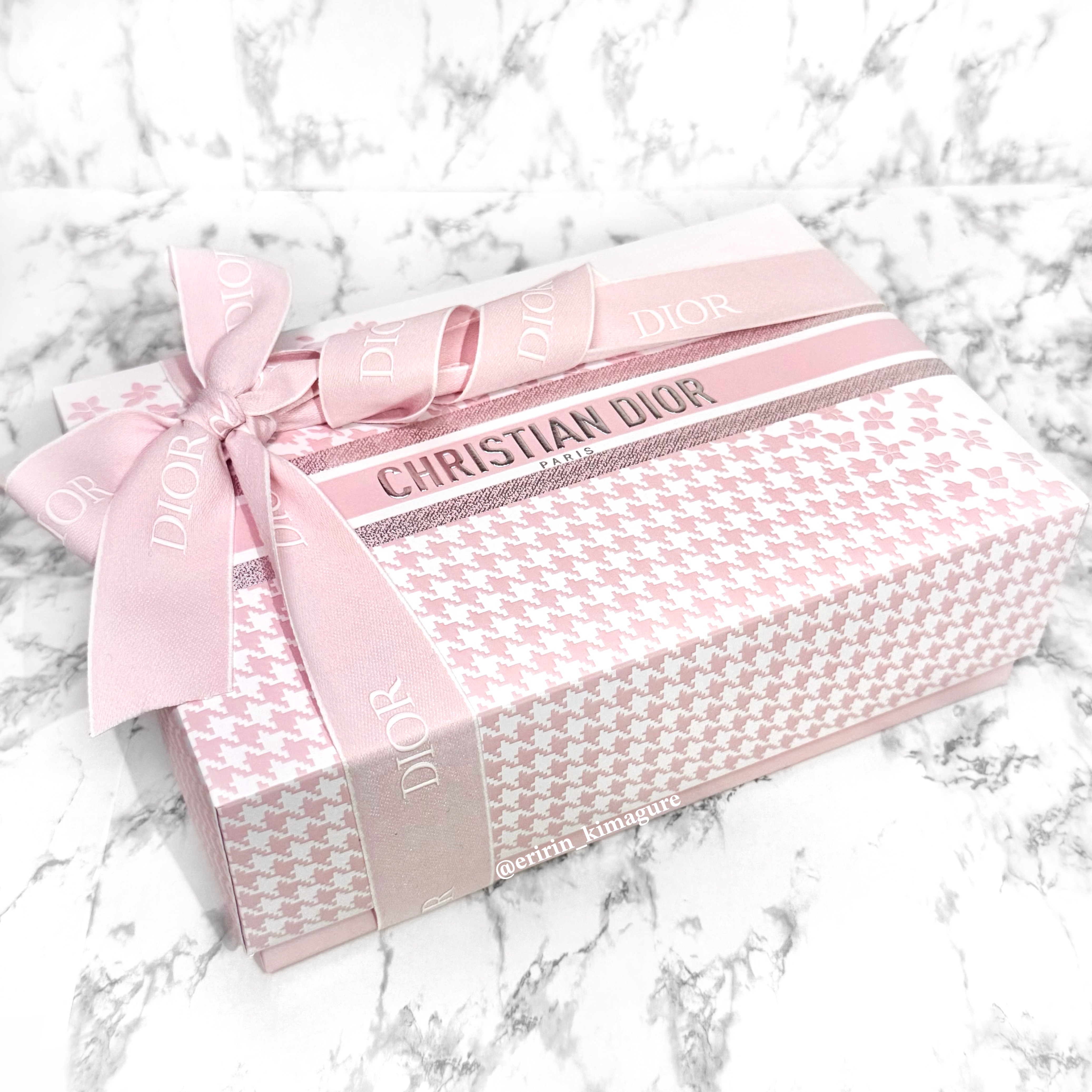 【新品未使用♡数量限定】DIOR 千鳥柄ギフトボックス2022フルセット 限定コスメ】その他｜Diorの口コミ - ピンク×千鳥×お花が可愛すぎる