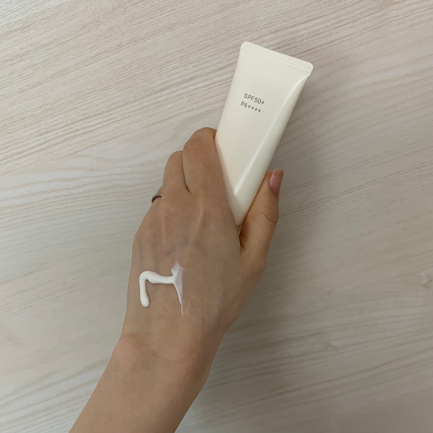 ディセンシア フローレス UVプロテクター/DECENCIA/日焼け止めローションを使ったクチコミ(1枚目)