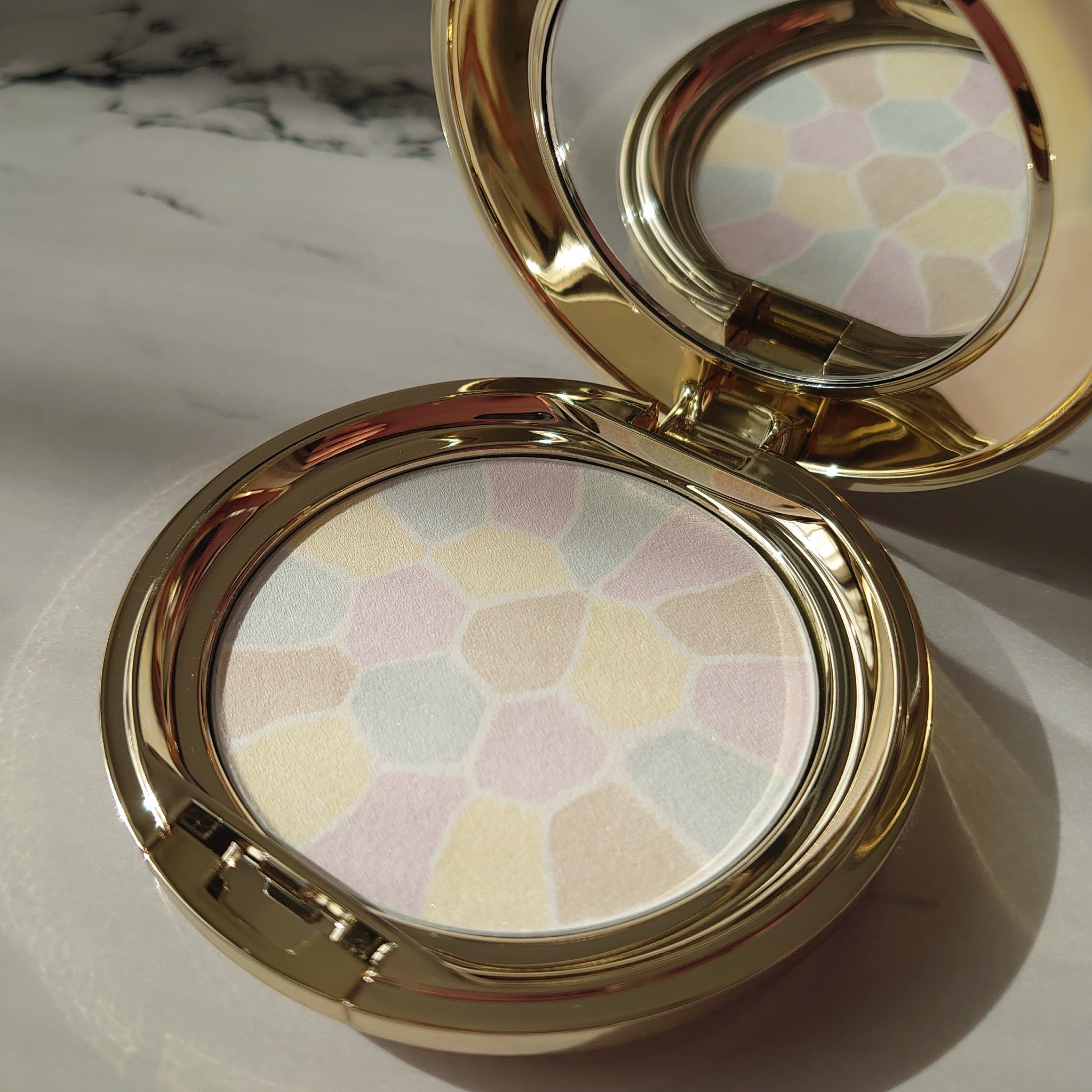 ラ プードル オートニュアンス IV クリア/Elégance/プレストパウダーを使ったクチコミ（1枚目）