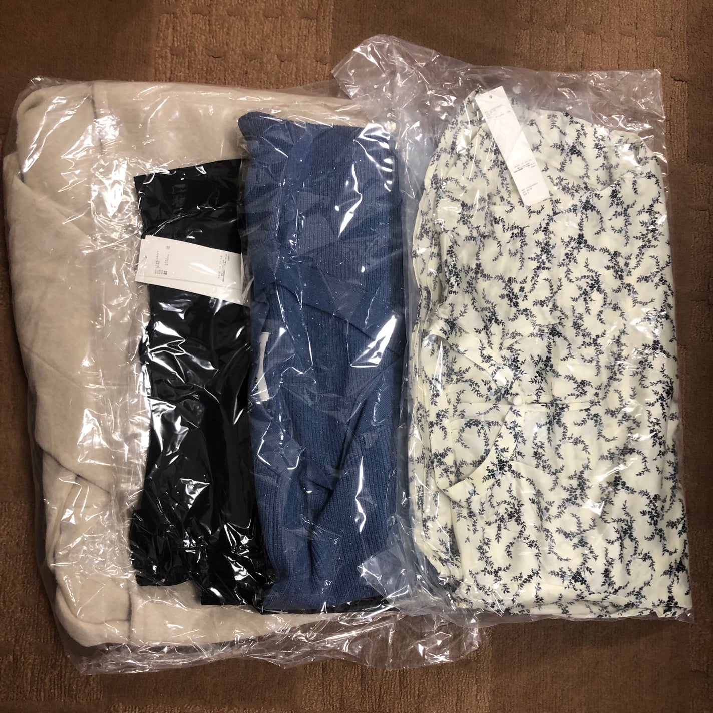 ユウ(フォロバ100) on LIPS 「リリーブラウンの福袋⭐️ハズレ無しで嬉しい☺️コート込みで11..」(2枚目)