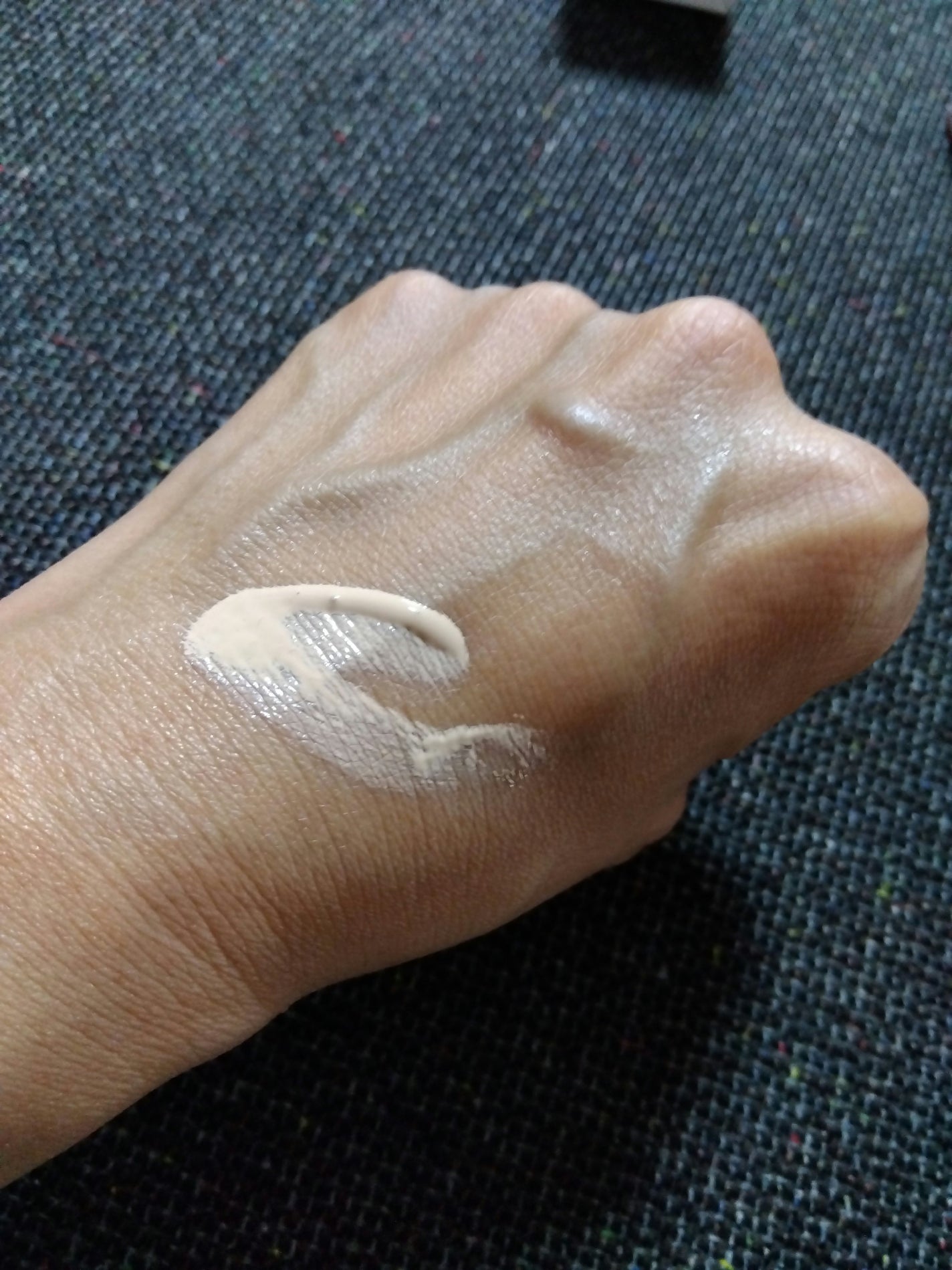 エッセンス スキングロウ ファンデーション/SHISEIDO/リキッドファンデーションを使ったクチコミ(3枚目)