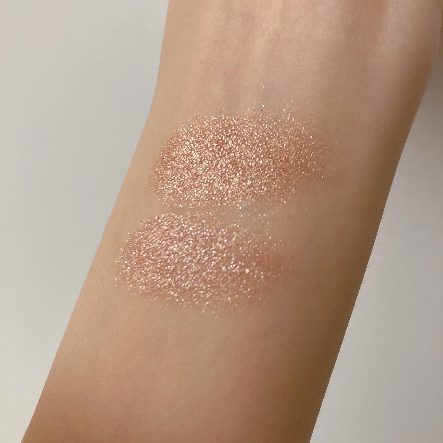 トーン ペタル フロート アイズ/to/one/単色アイシャドウを使ったクチコミ(3枚目)