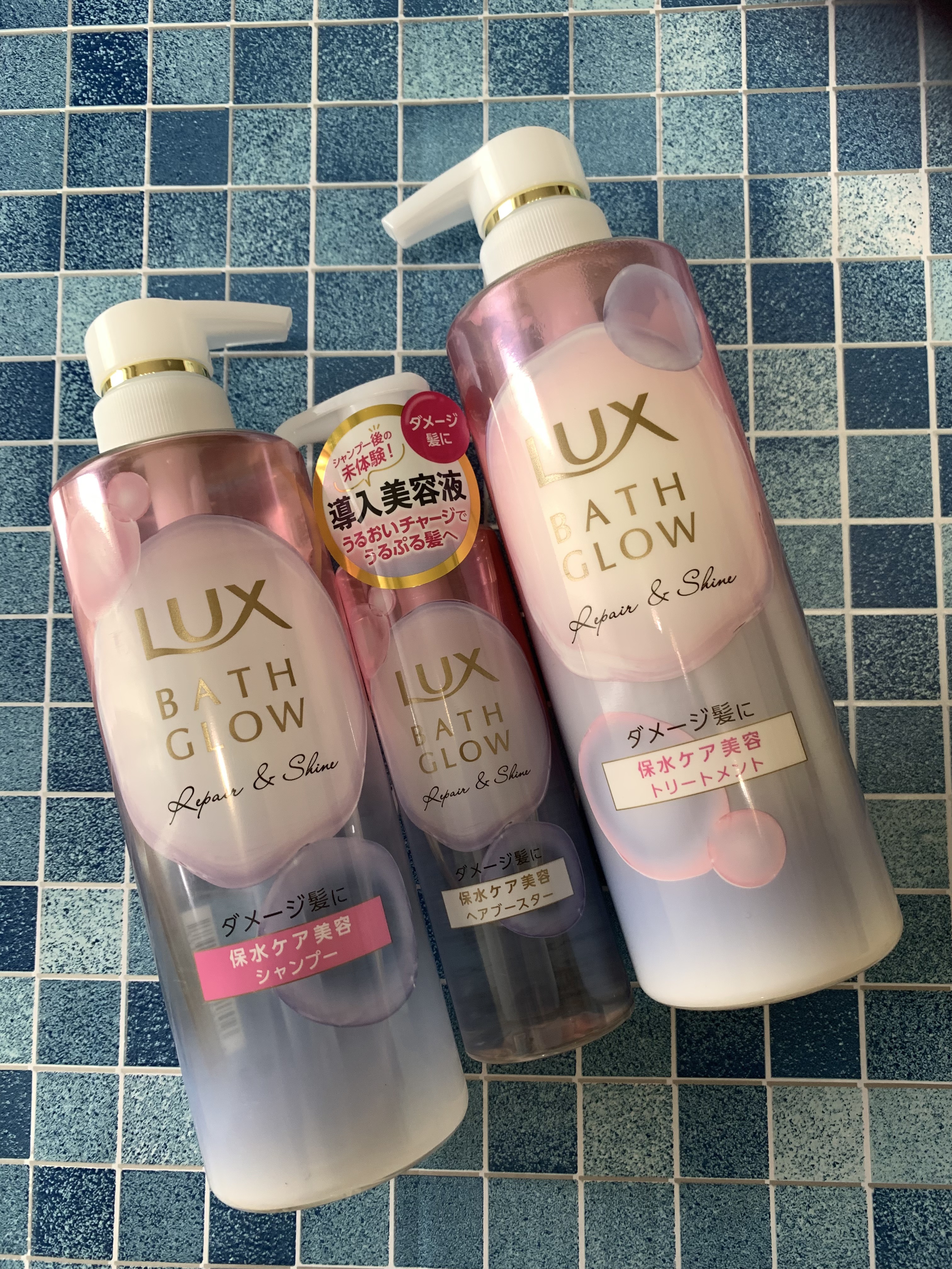 LUX ラックス バスグロウ リペア＆シャイン ヘアブースターのクチコミ「保水ケア美容で1日中素直にまとまるツヤ髪へ。
ダメージが気になる方にリペア&シャイン😌

光を.....」（1枚目）