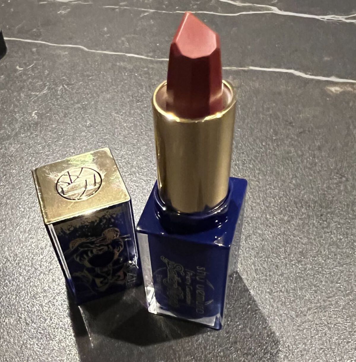 キヌ ルージュ サテン KS RD 196 プリティクリムゾン/shu uemura/口紅を使ったクチコミ（2枚目）