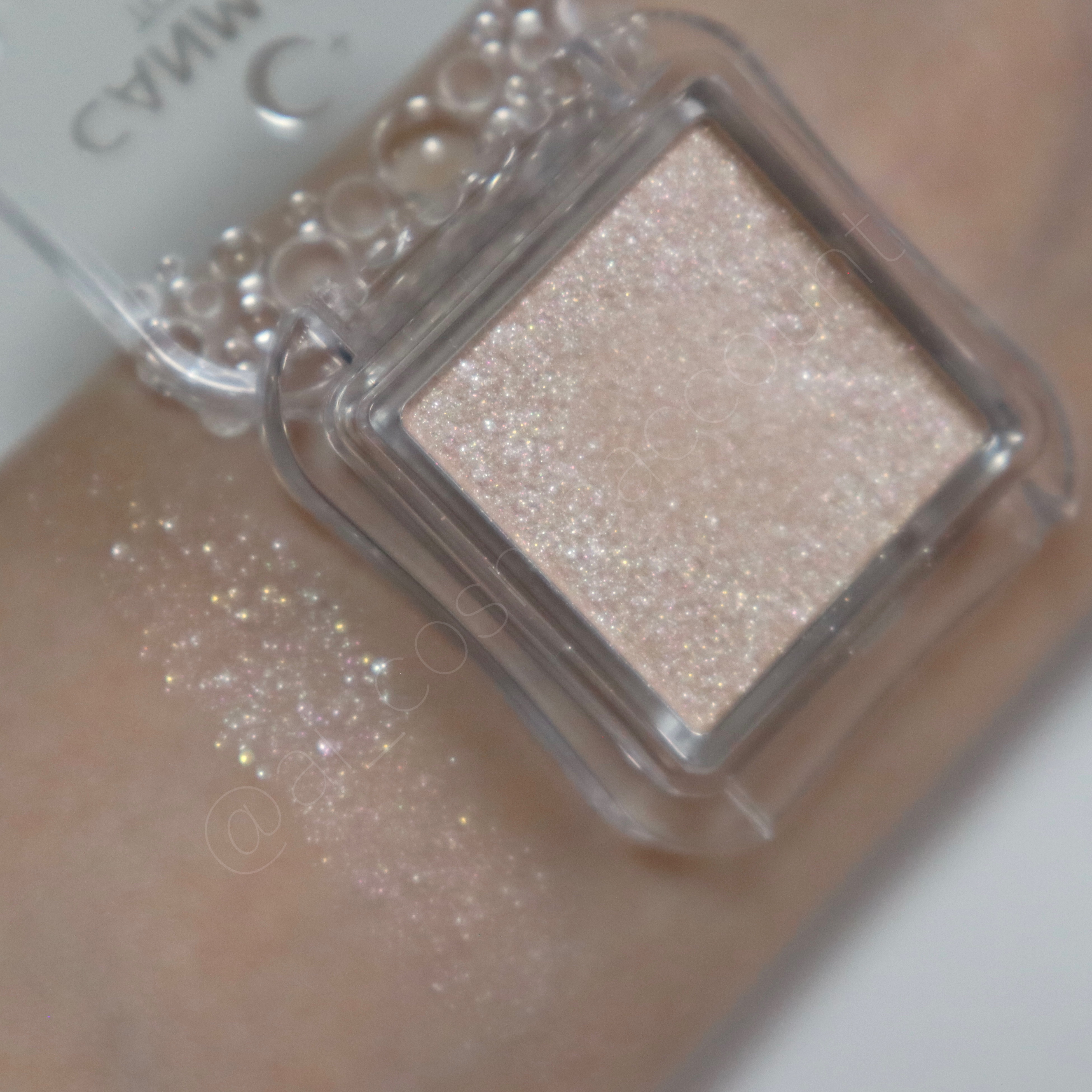 シティライトアイズ 05　ムーンダイヤモンド/キャンメイク/アイシャドウを使ったクチコミ（3枚目）